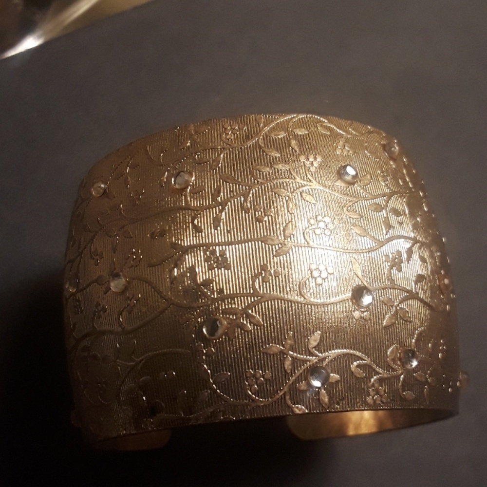 Cuff bracelet - Picture 3 of 3